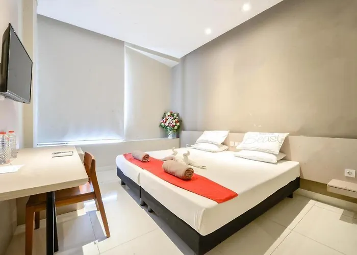 Sleepzzz Hotel Pulomas Jakarta